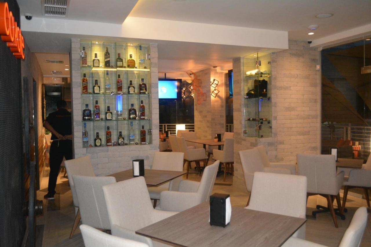 Ducassi Suites Rooftop Pool - Beach Club And Spa ปุนตากานา ภายนอก รูปภาพ