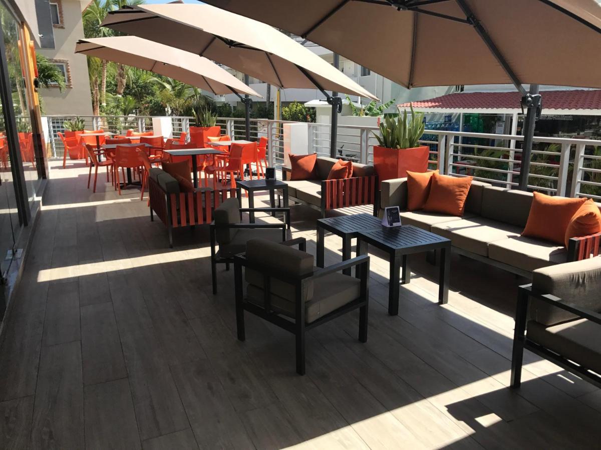 Ducassi Suites Rooftop Pool - Beach Club And Spa ปุนตากานา ภายนอก รูปภาพ